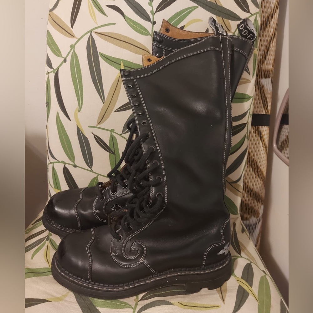 JOHN FLUEVOG Zachary Tall Angel - Black Leather Boots 7.5 men (unisex)